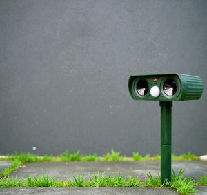Solar Powered Ultrasonic Animal Repeller - Repels Squirrels, Deer, Dogs, & More - Small Pet Homes